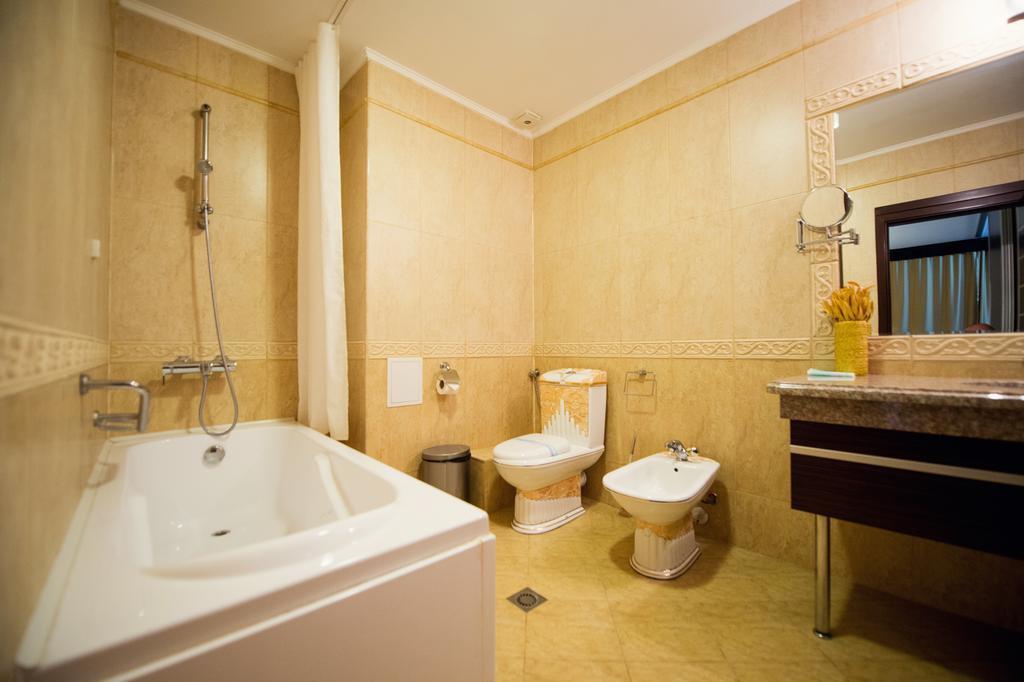 Grand Hebar Hotel